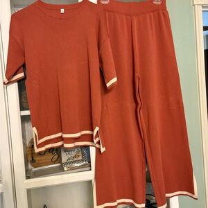 Women’s Set in Rust and Cream